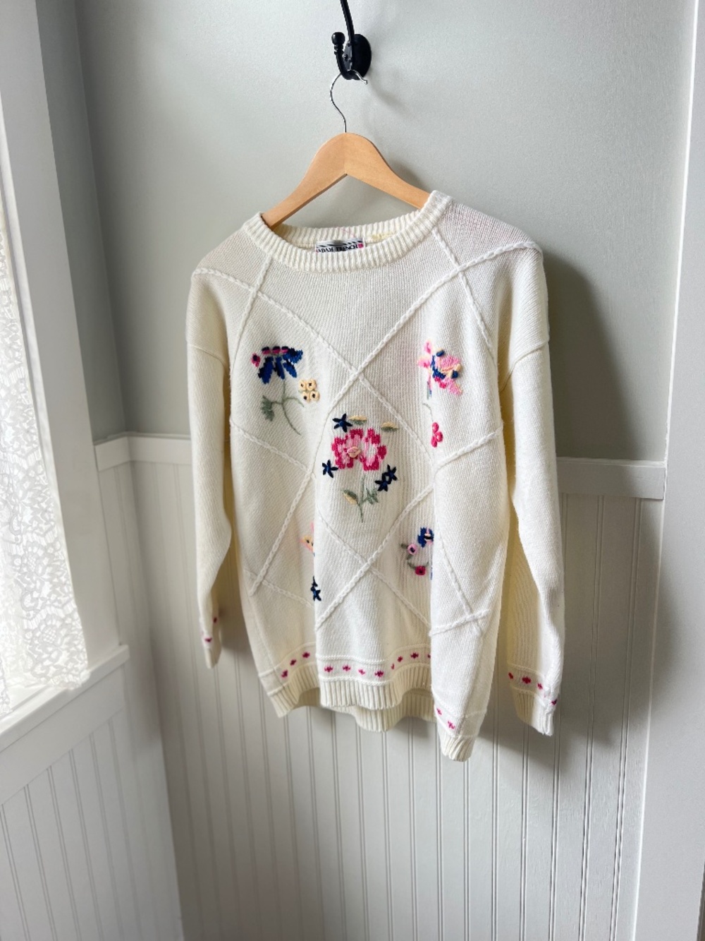 Vintage Floral Embroidery Sweater